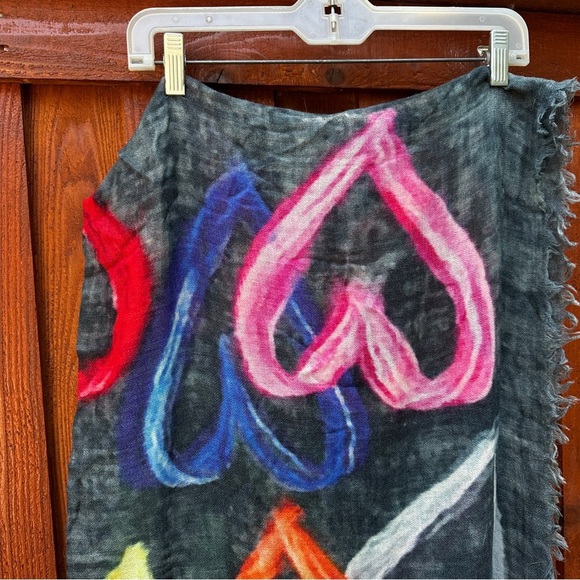 Randi & Will hearts scarf - Picture 5 of 8